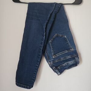 Dark wash skinny jean